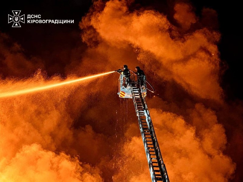 Пожежа складів у Кропивницькому районі